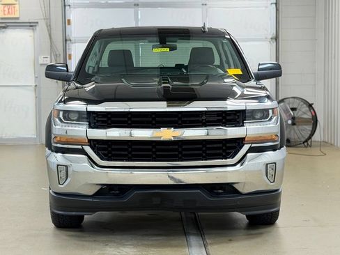 Used 2018 Chevrolet Silverado 1500 LT w/ All Star Edition AWD/4WD image 2