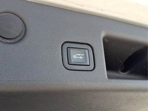 Used 2022 Chevrolet Equinox Premier AWD/4WD image 26