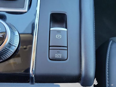 Used 2024 Mitsubishi Outlander SE image 34