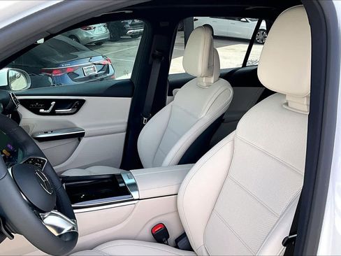 New 2026 Mercedes-Benz GLC 300 image 17