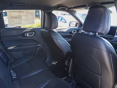 New 2026 Jeep Compass Latitude AWD/4WD image 17
