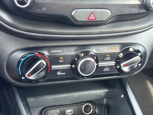 Used 2021 Kia Soul LX image 14