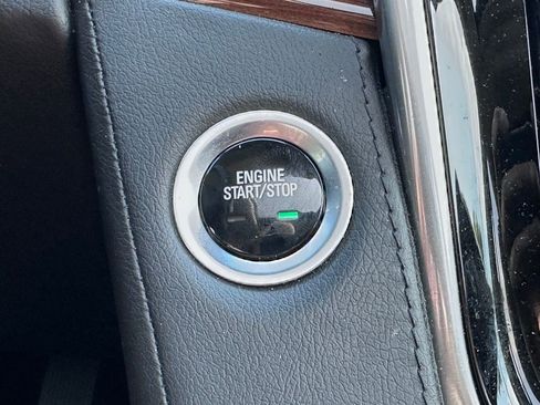 Used 2020 Cadillac Escalade Luxury w/ Escalade Sport Edition image 39