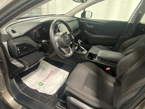 Used 2023 Subaru Outback Premium image 9