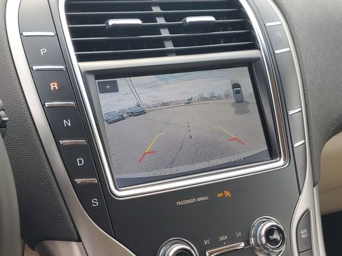 Used 2020 Lincoln Nautilus Premier w/ Equipment Group 101A image 17