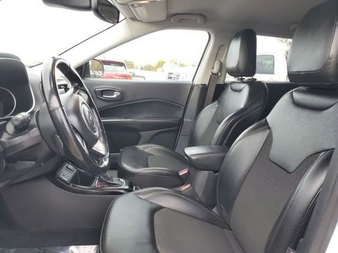 Used 2021 Jeep Compass Latitude image 11