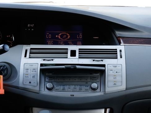 Used 2008 Toyota Avalon Limited image 36