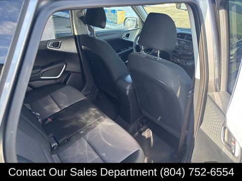 Used 2025 Kia Soul LX w/ LX Technology Package image 14
