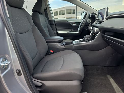 Used 2024 Toyota RAV4 XLE AWD/4WD image 15