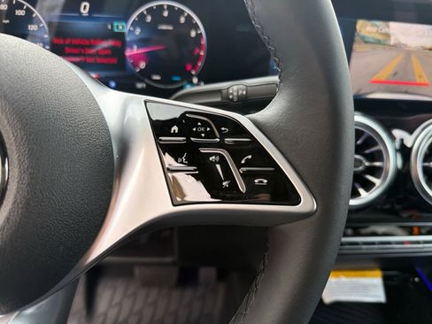 New 2025 Mercedes-Benz GLB 250 image 20