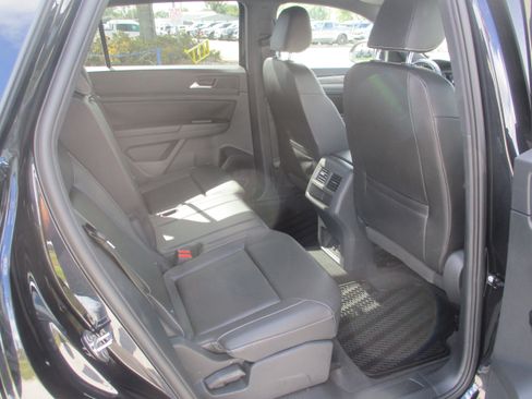 Used 2020 Volkswagen Atlas Cross Sport SE image 13