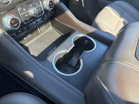 Used 2021 GMC Yukon XL SLT image 34