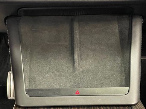 Used 2022 Tesla Model X image 45