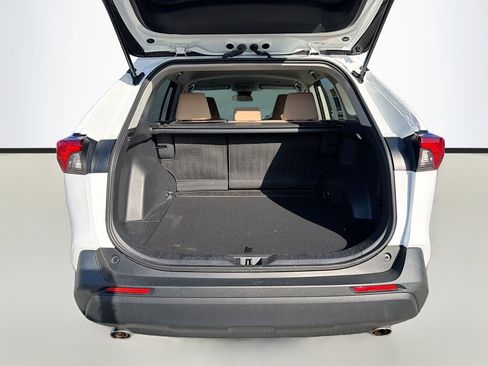 Used 2024 Toyota RAV4 XLE FWD image 12