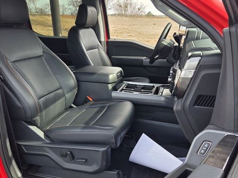 Used 2025 Ford F250 Lariat w/ Black Appearance Package image 14