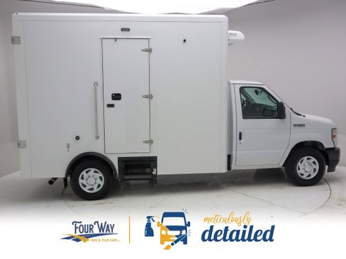 Used 2023 Ford E-350 and Econoline 350 Super Duty w/ Power Windows & Locks Group RWD image 2