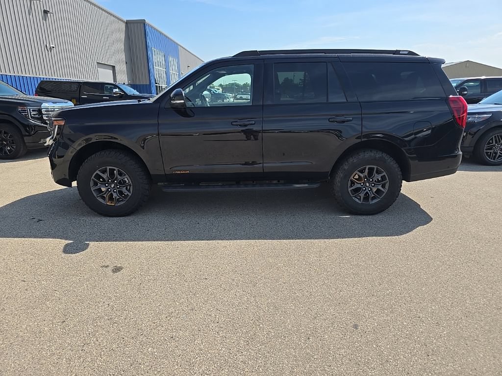 Used 2025 Ford Expedition Tremor AWD/4WD image 3