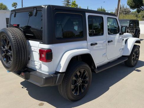 Used 2023 Jeep Wrangler Unlimited Sahara AWD/4WD image 4