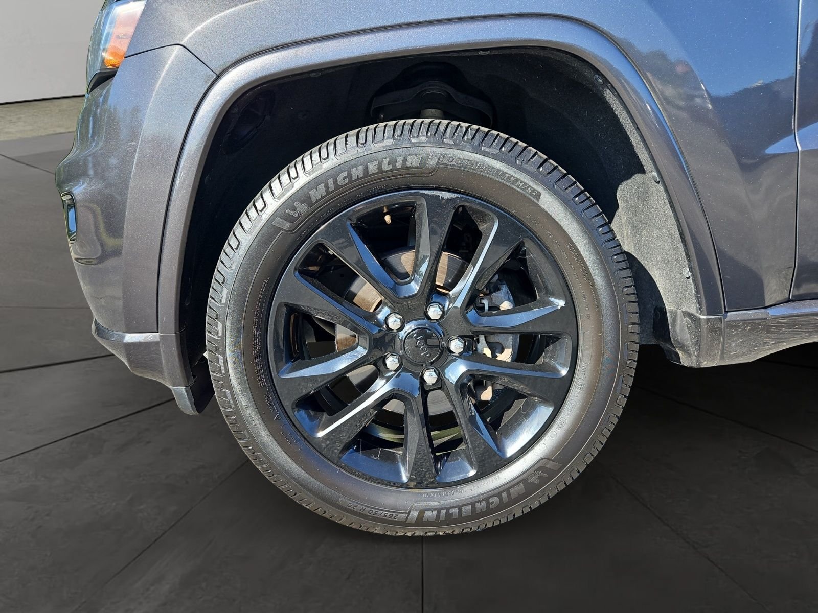 Used 2020 Jeep Grand Cherokee Altitude AWD/4WD image 14
