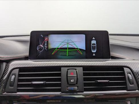 Used 2015 BMW M4 Convertible image 23