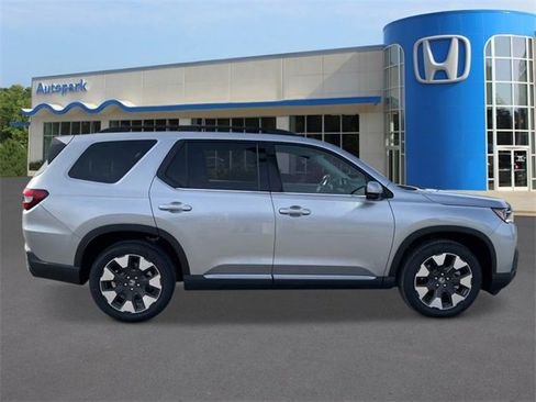 New 2026 Honda Pilot Touring image 6