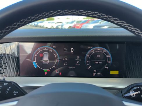 New 2026 Volkswagen Tiguan SE image 11