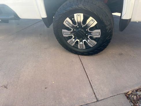 Used 2024 GMC Sierra 3500 Denali w/ Denali Reserve Package image 11