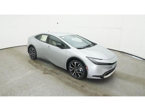 New 2025 Toyota Prius Plug-In Hybrid image 13