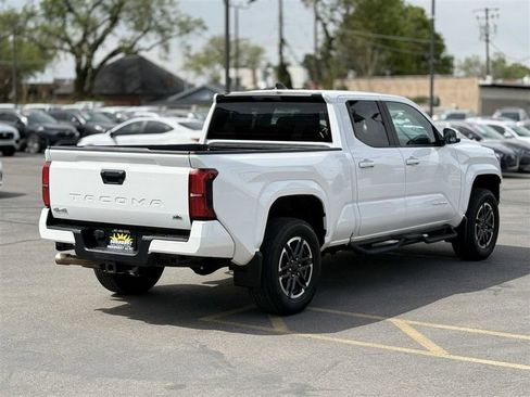 Used 2024 Toyota Tacoma SR5 AWD/4WD image 7