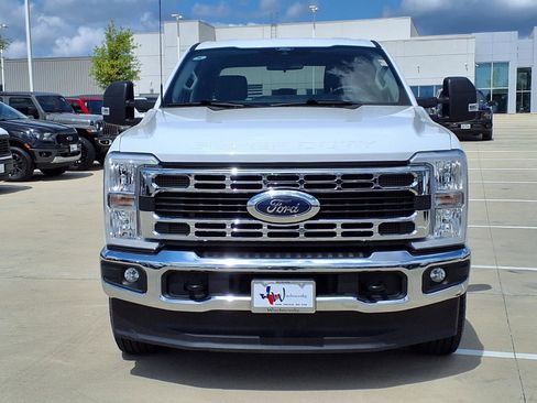 Used 2025 Ford F250 XLT AWD/4WD image 4