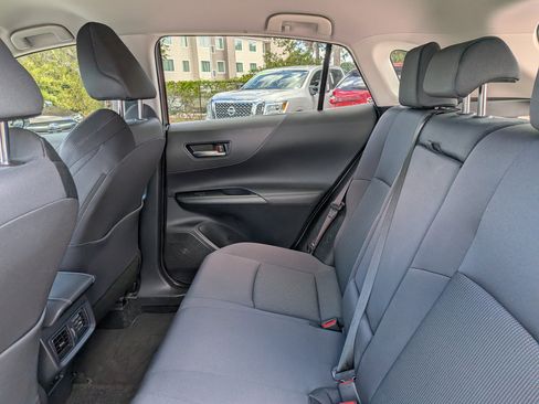 Used 2021 Toyota Venza LE AWD/4WD image 15