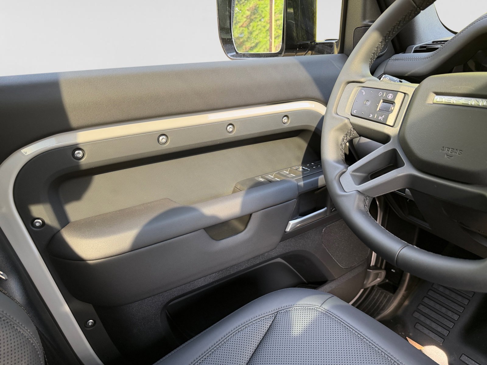New 2026 Land Rover Defender 110 S AWD/4WD image 12