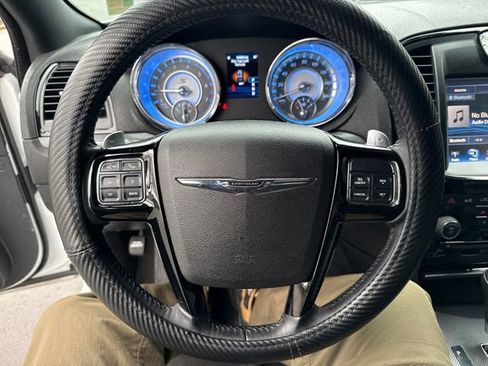 Used 2014 Chrysler 300 S image 18