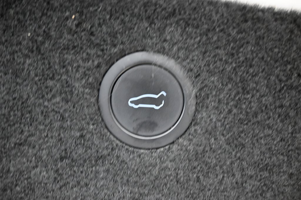 Used 2024 Tesla Model X AWD/4WD image 14