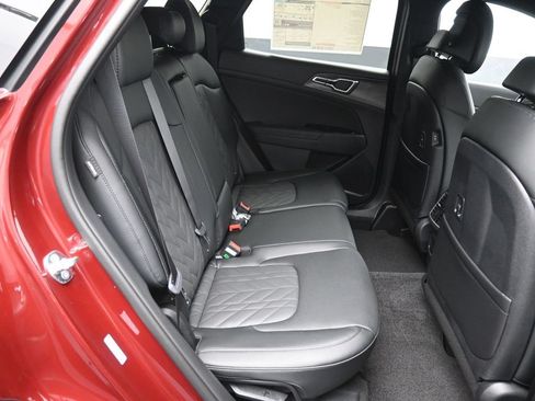 Certified 2025 Kia Sportage X-Line AWD/4WD image 23