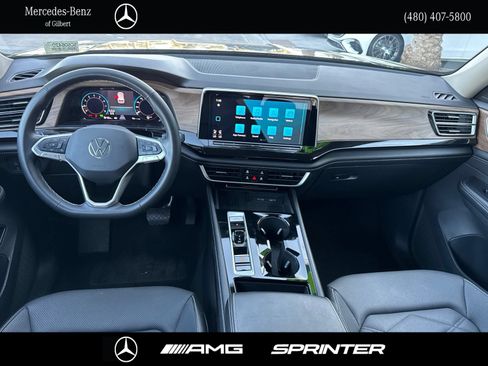 Used 2025 Volkswagen Atlas SE FWD image 24