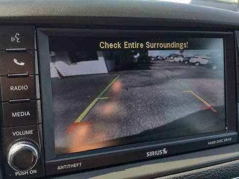 Used 2018 Dodge Grand Caravan SXT w/ Blacktop Package FWD image 21