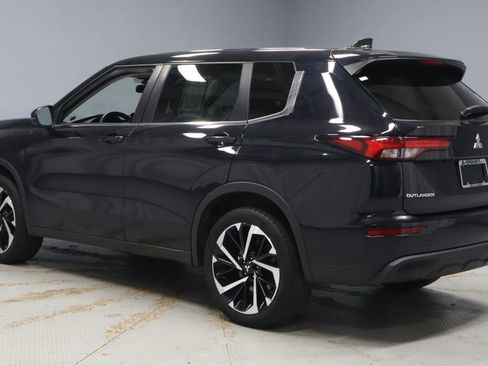 Used 2022 Mitsubishi Outlander ES image 8