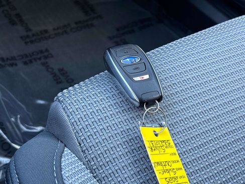 Used 2025 Subaru Outback Premium image 31