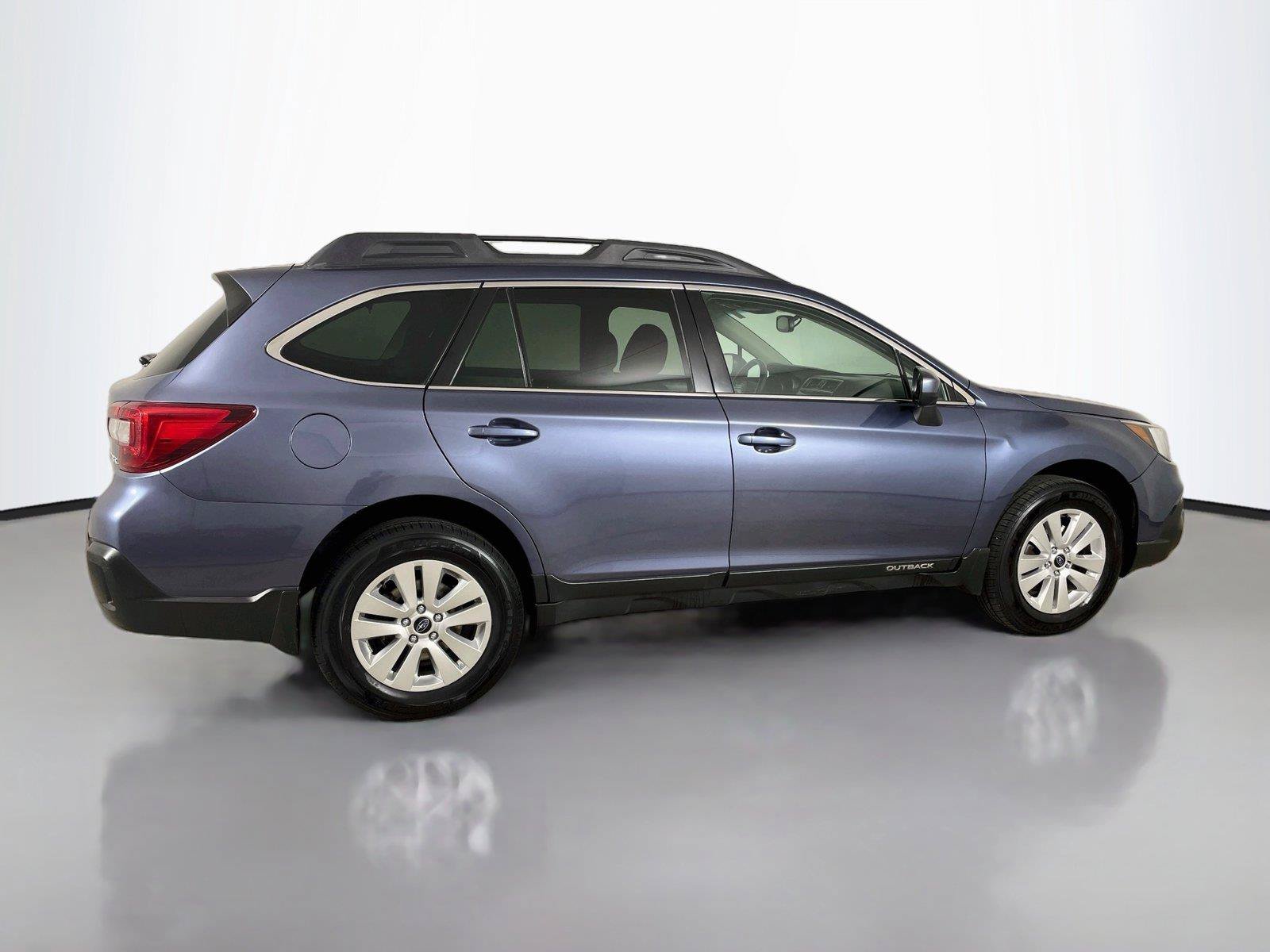 Used 2018 Subaru Outback 2.5i Premium AWD/4WD image 18