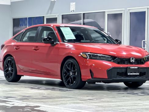 Used 2025 Honda Civic Sport image 6