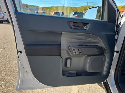 New 2025 Ford Maverick XL image 18