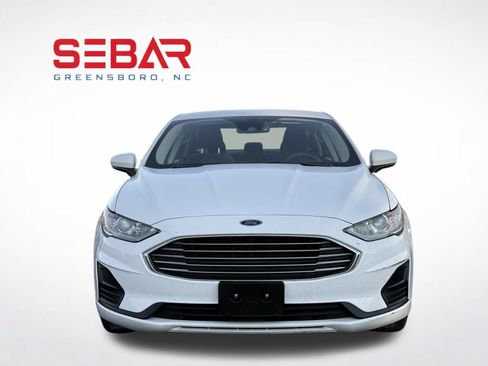 Used 2019 Ford Fusion SE FWD image 2