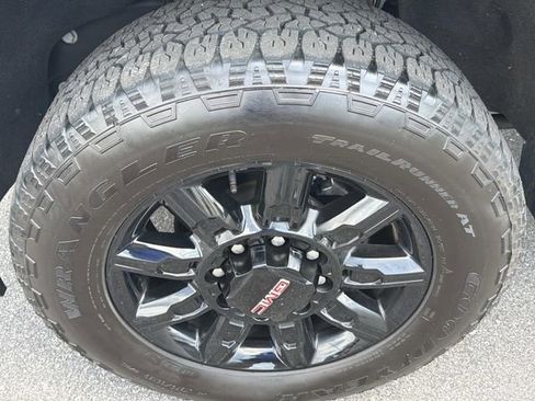 Used 2024 GMC Sierra 2500 AT4 w/ AT4 Premium Plus Package AWD/4WD image 31