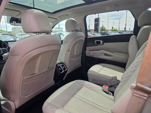 Certified 2023 Kia Sorento SX AWD/4WD image 14