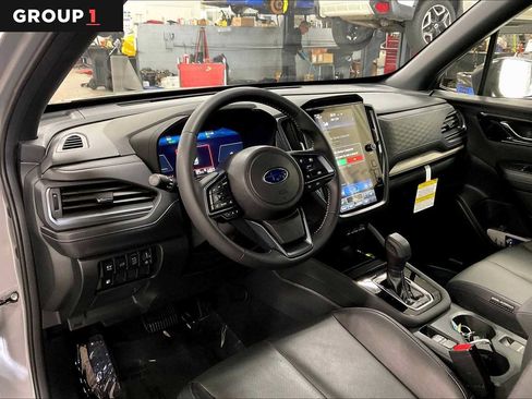 Used 2025 Subaru Forester Limited image 17