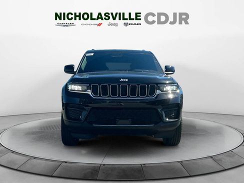 New 2025 Jeep Grand Cherokee Laredo w/ Luxury Tech Group I image 9
