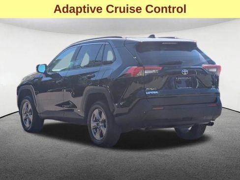 Used 2025 Toyota RAV4 LE AWD/4WD image 8