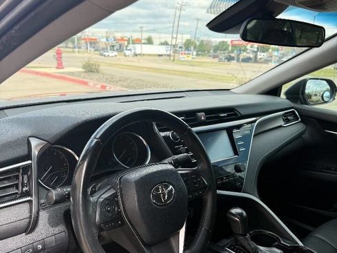 Used 2018 Toyota Camry SE image 10