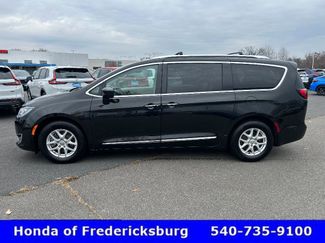 Used 2020 Chrysler Pacifica Touring-L w/ Advanced Safetytec Group video 3